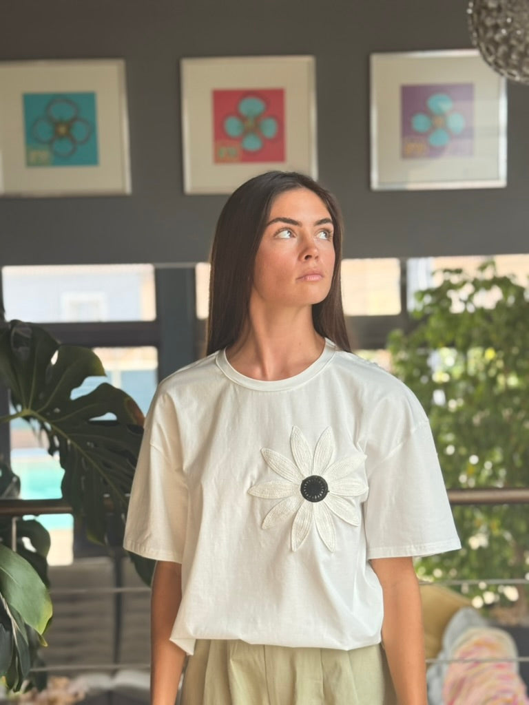 T-shirt oversize brodé – L’indispensable du moment