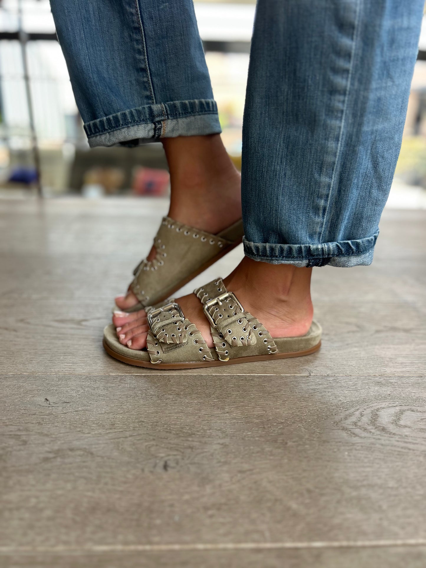 Mules en suédine kaki