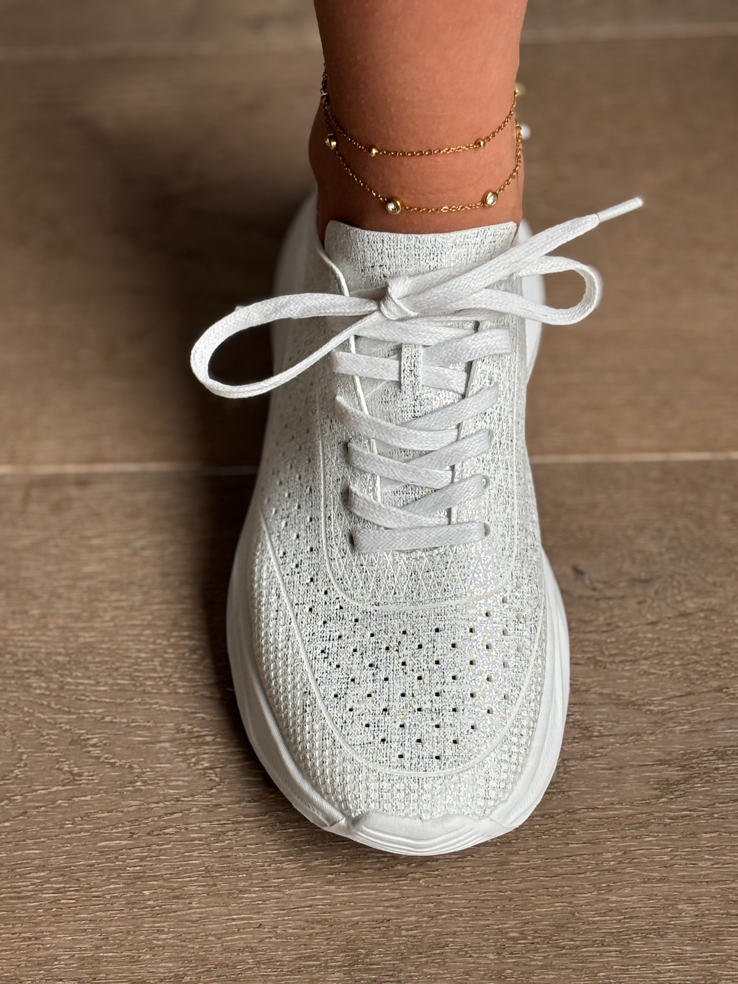 Basket blanches irisées