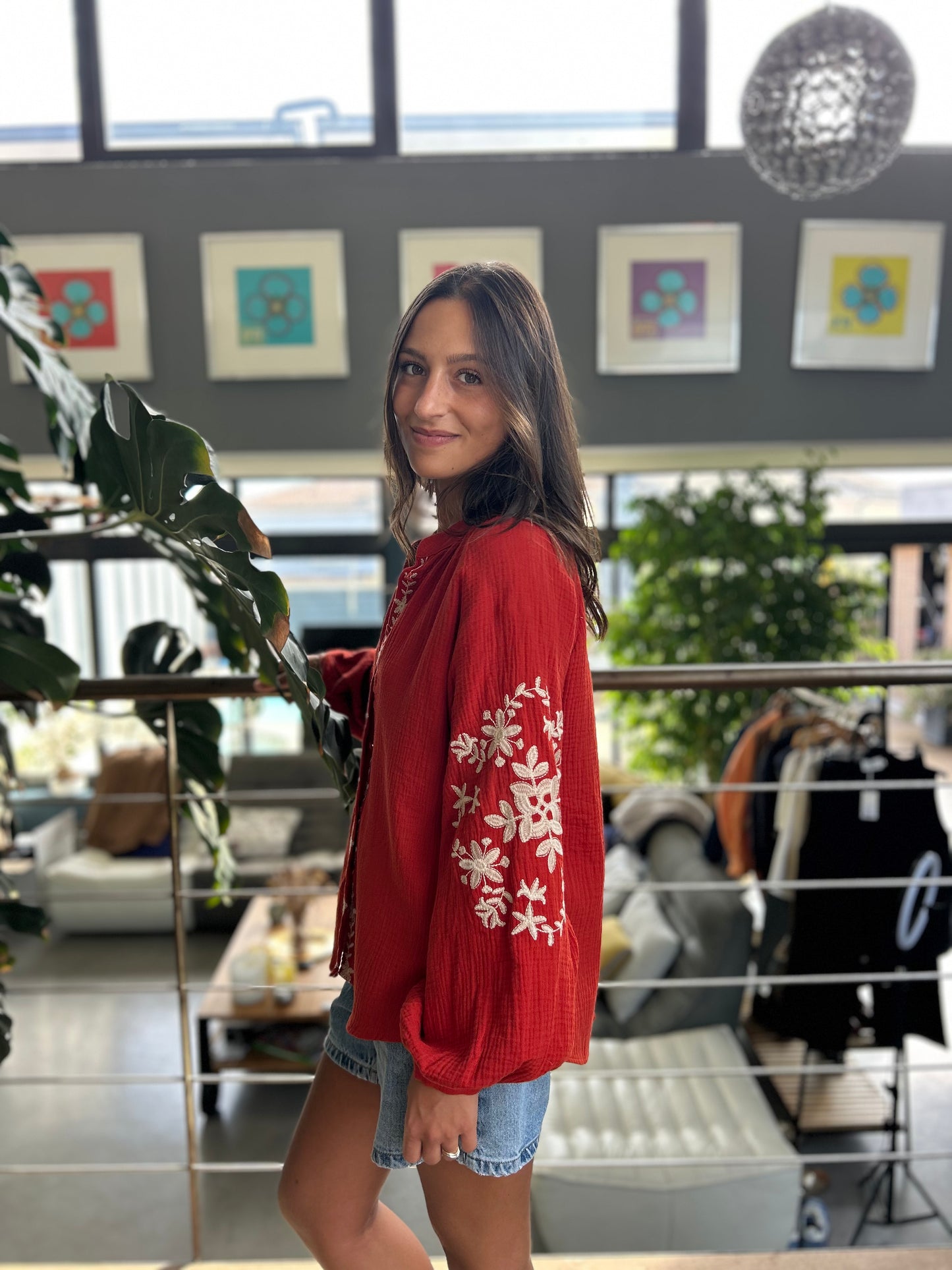 Blouse noa rouge brodée