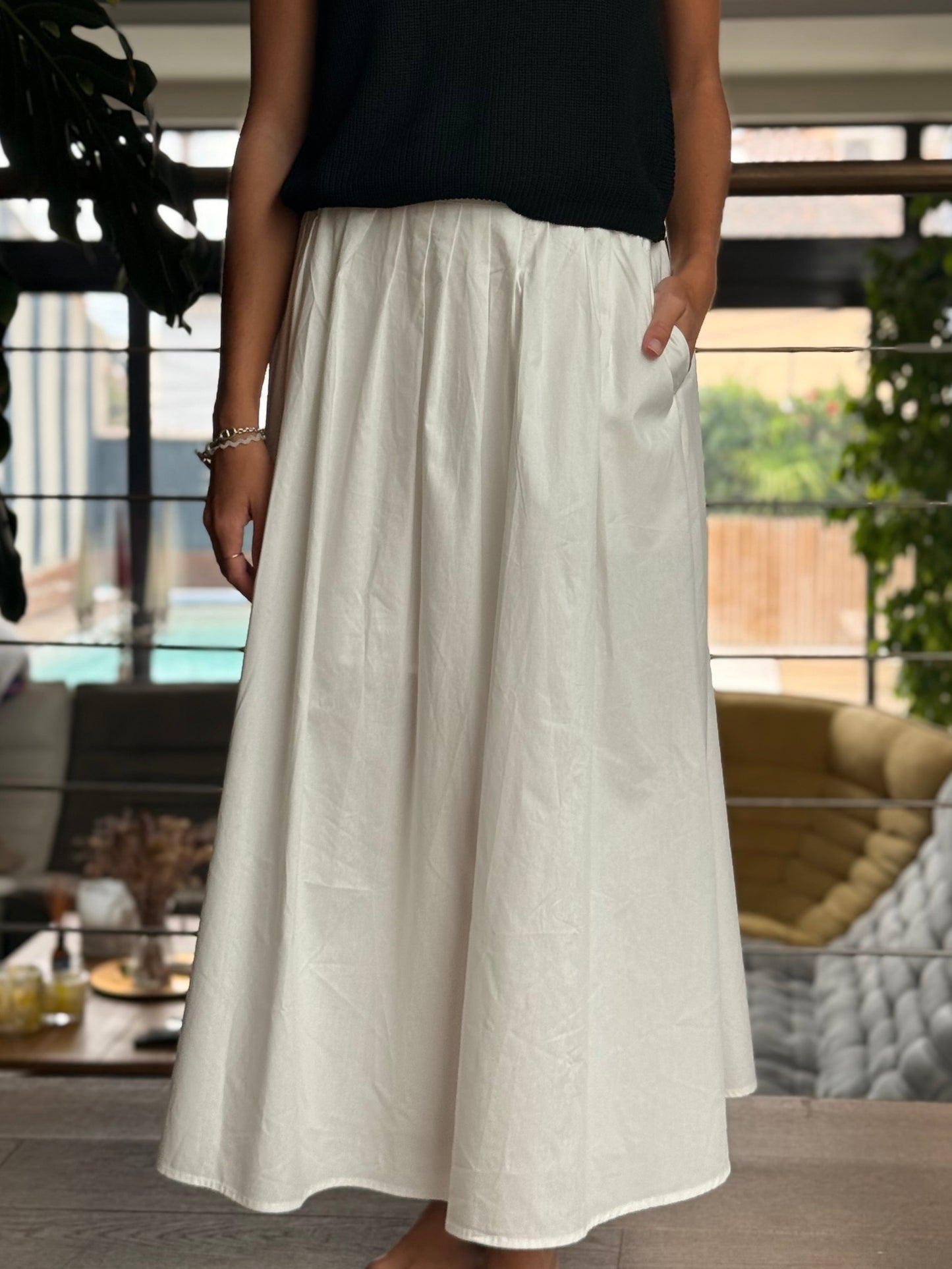 Jupe longue blanche en coton – coupe fluide