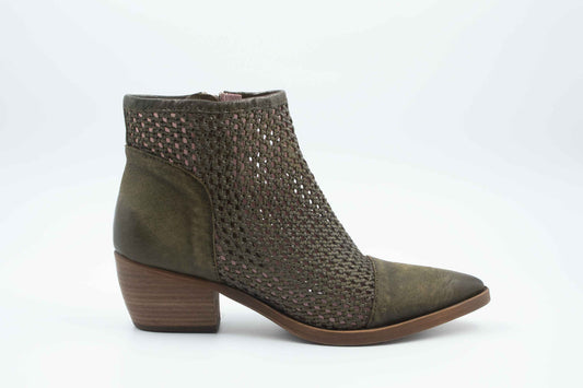 Boots Little la suite 26025 Forest