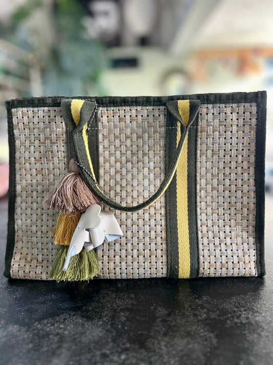 Petit cabas en raphia kaki – Le bijou de la saison