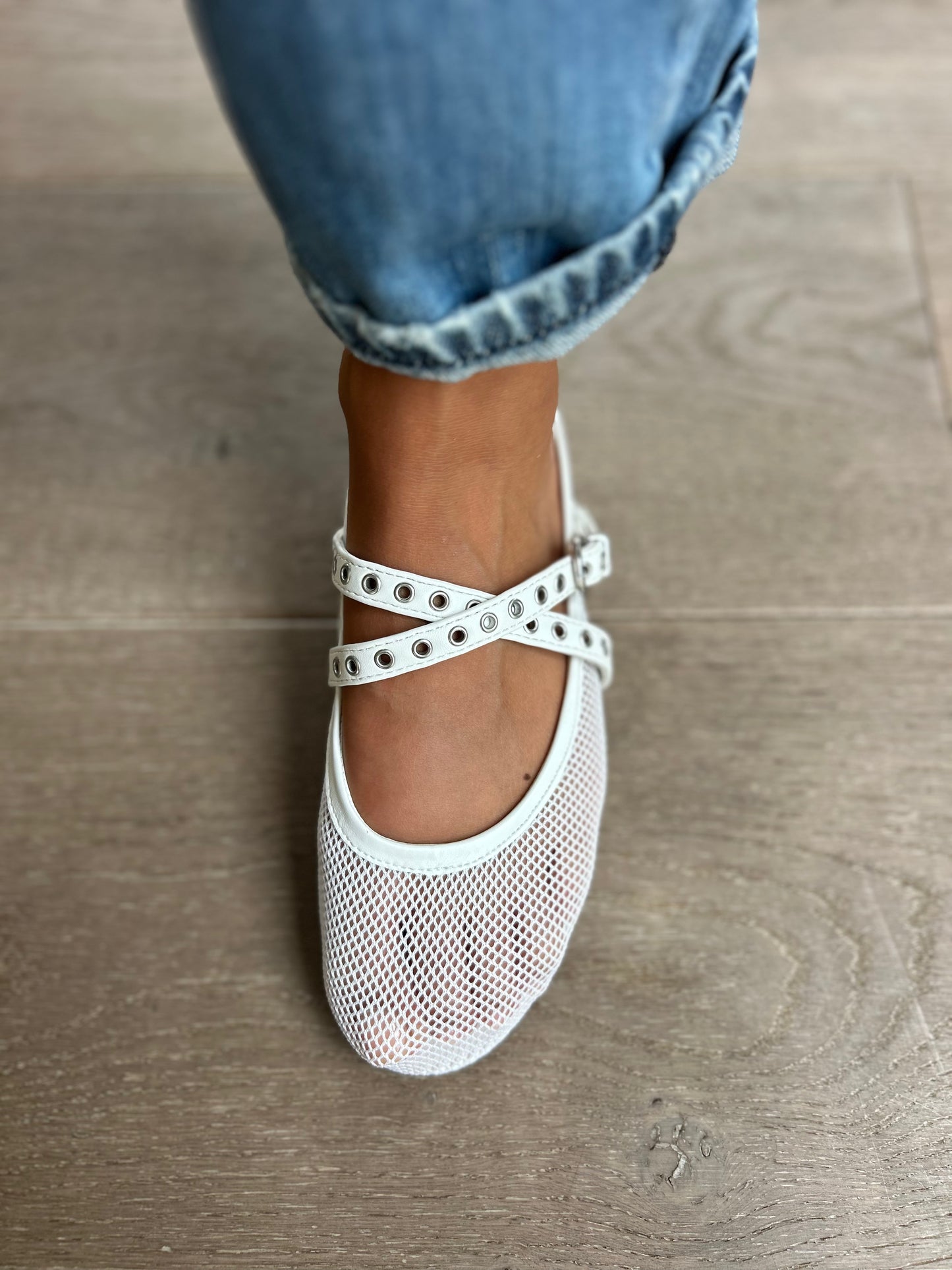 Ballerines blanches ajourées