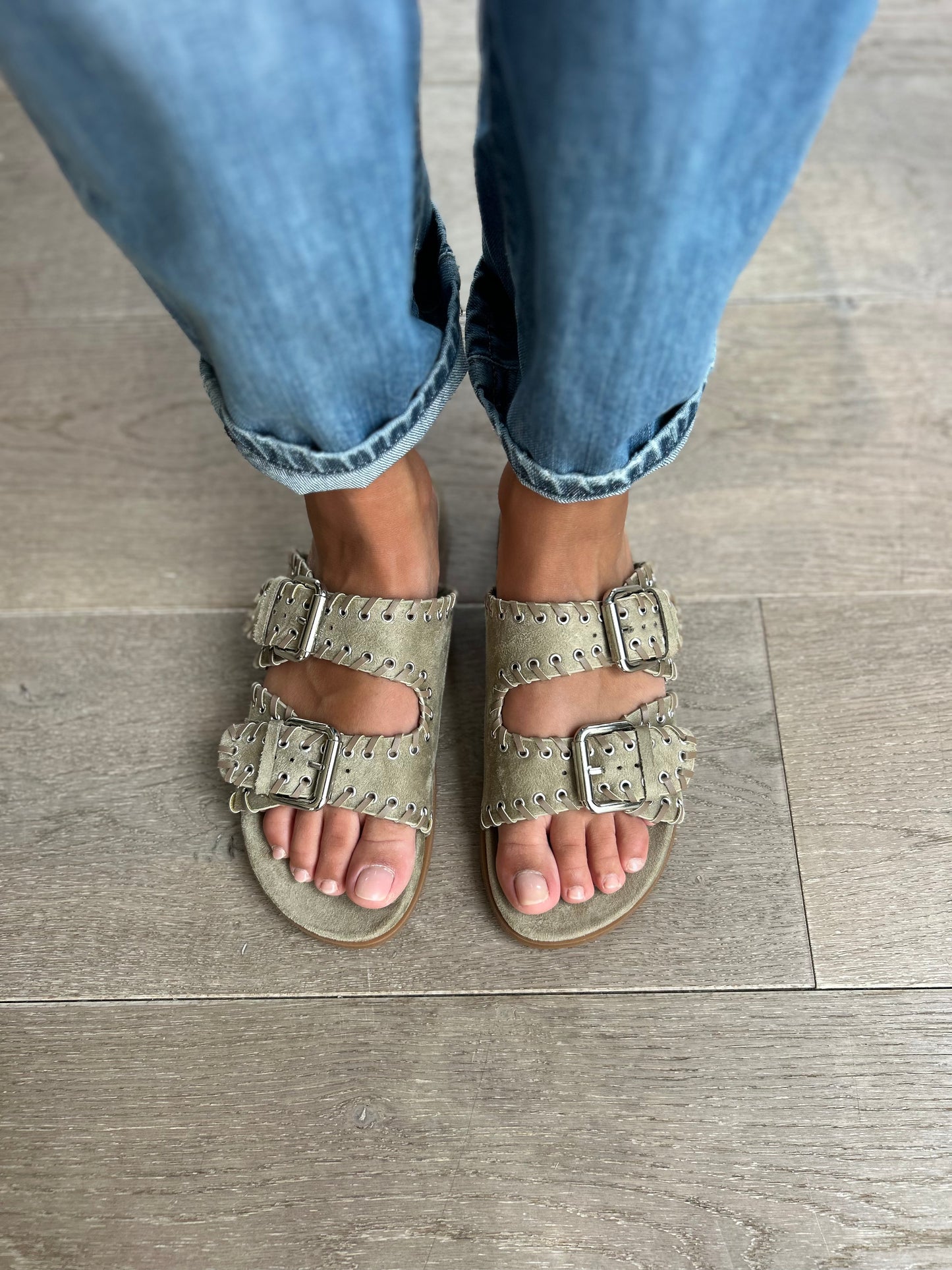Mules en suédine kaki