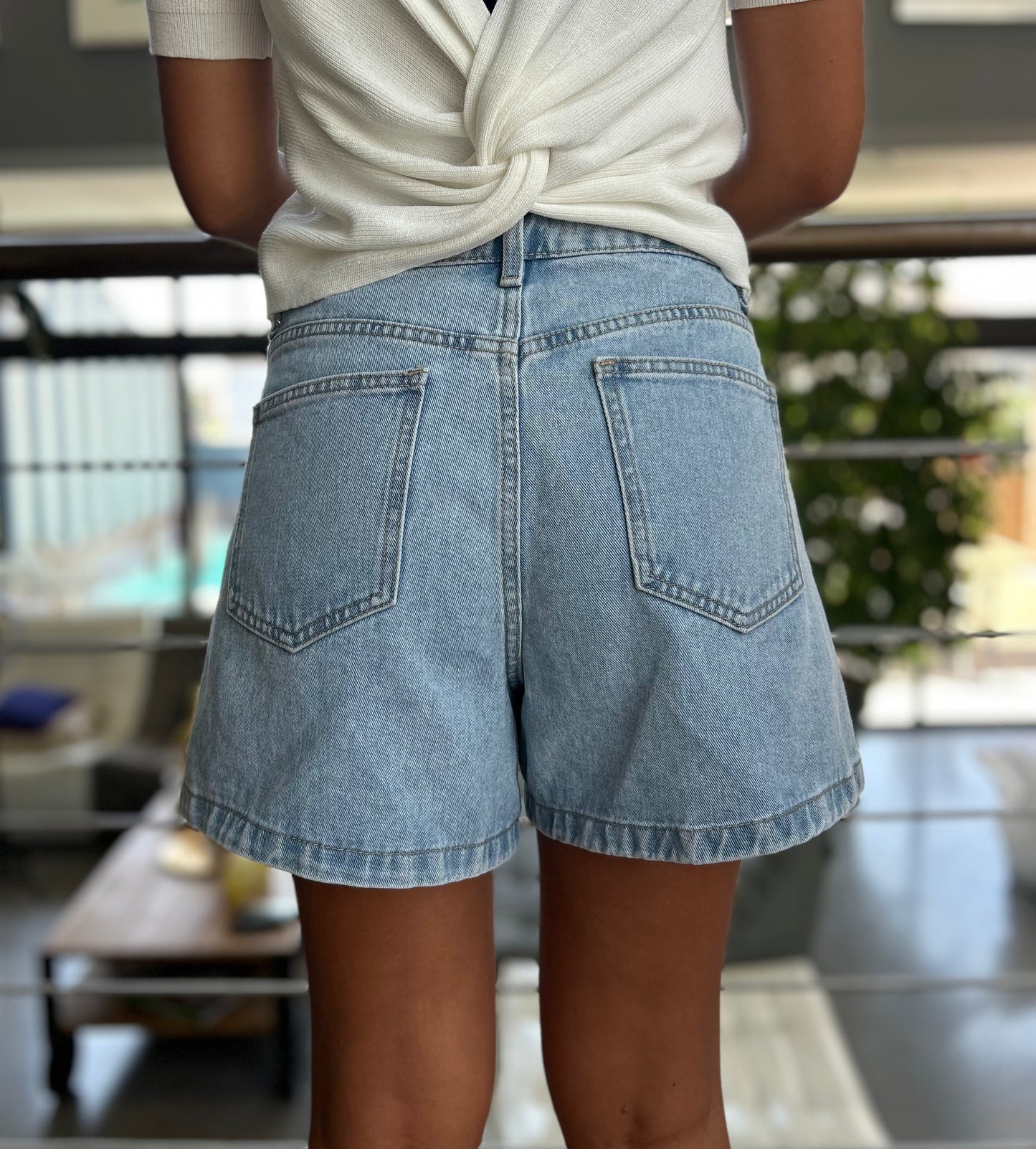 Short denim