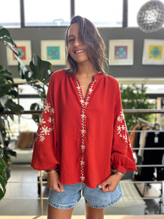 Blouse noa rouge brodée