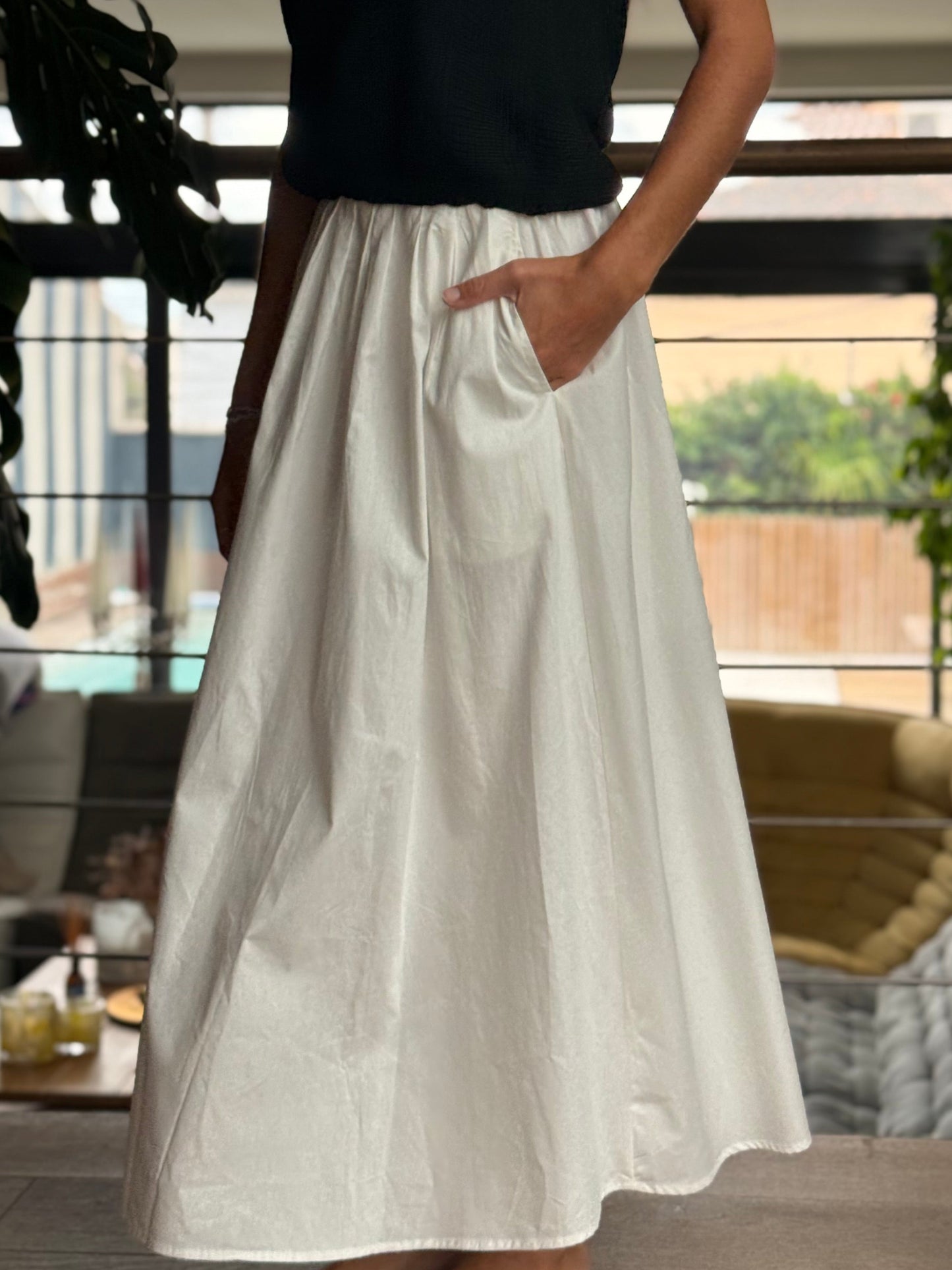 Jupe longue blanche en coton – coupe fluide