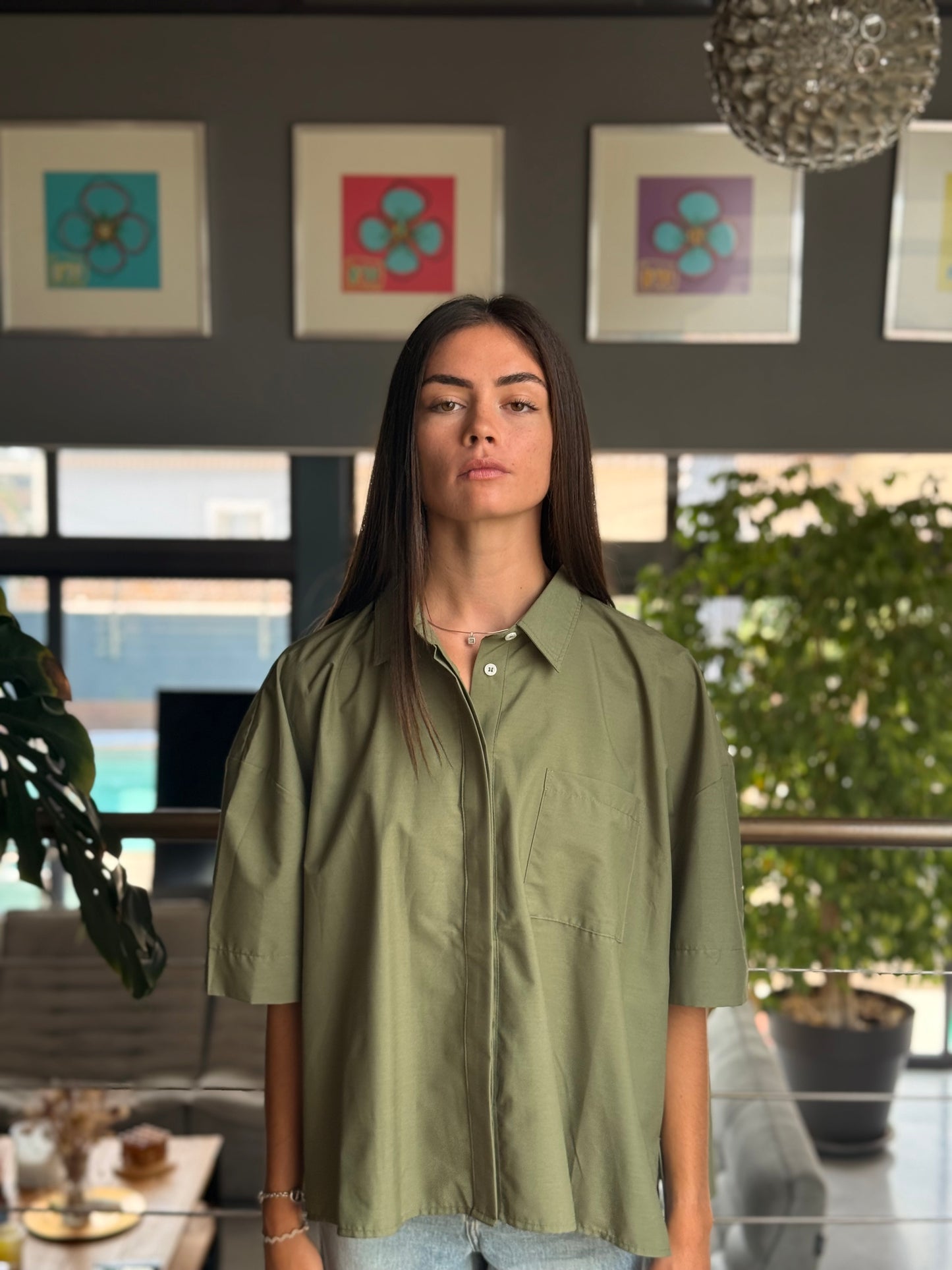 Chemise plissée – dos structuré et silhouette fluide