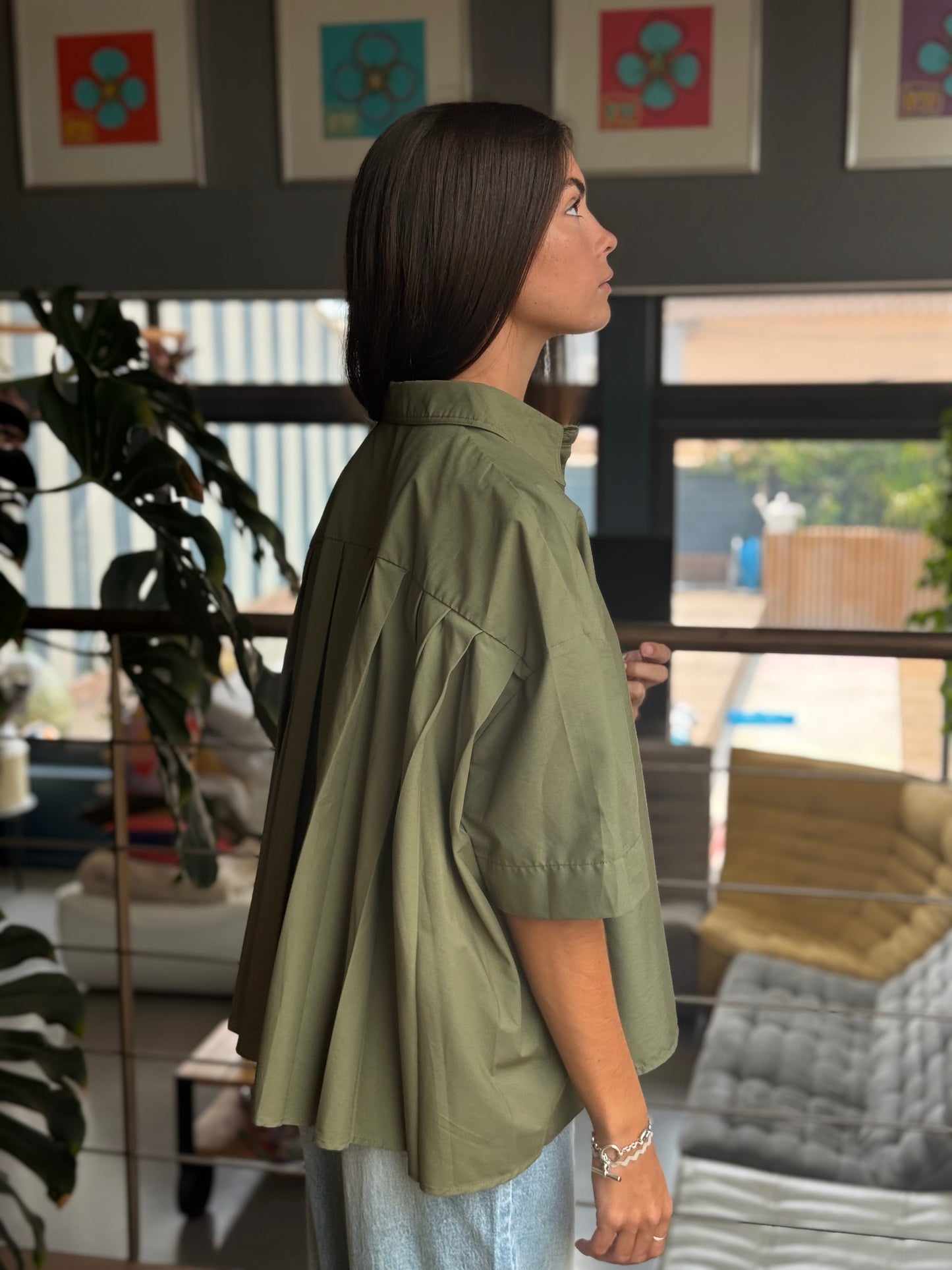 Chemise plissée – dos structuré et silhouette fluide