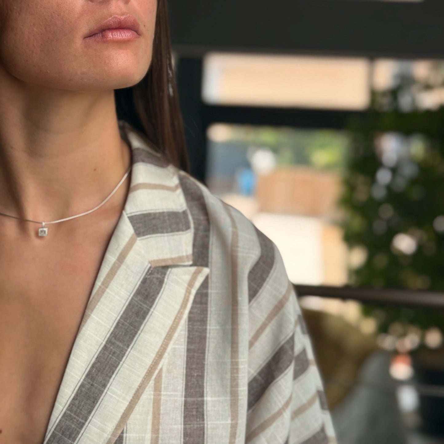 Veste courte oversize NIBRAS – rayée marron & beige