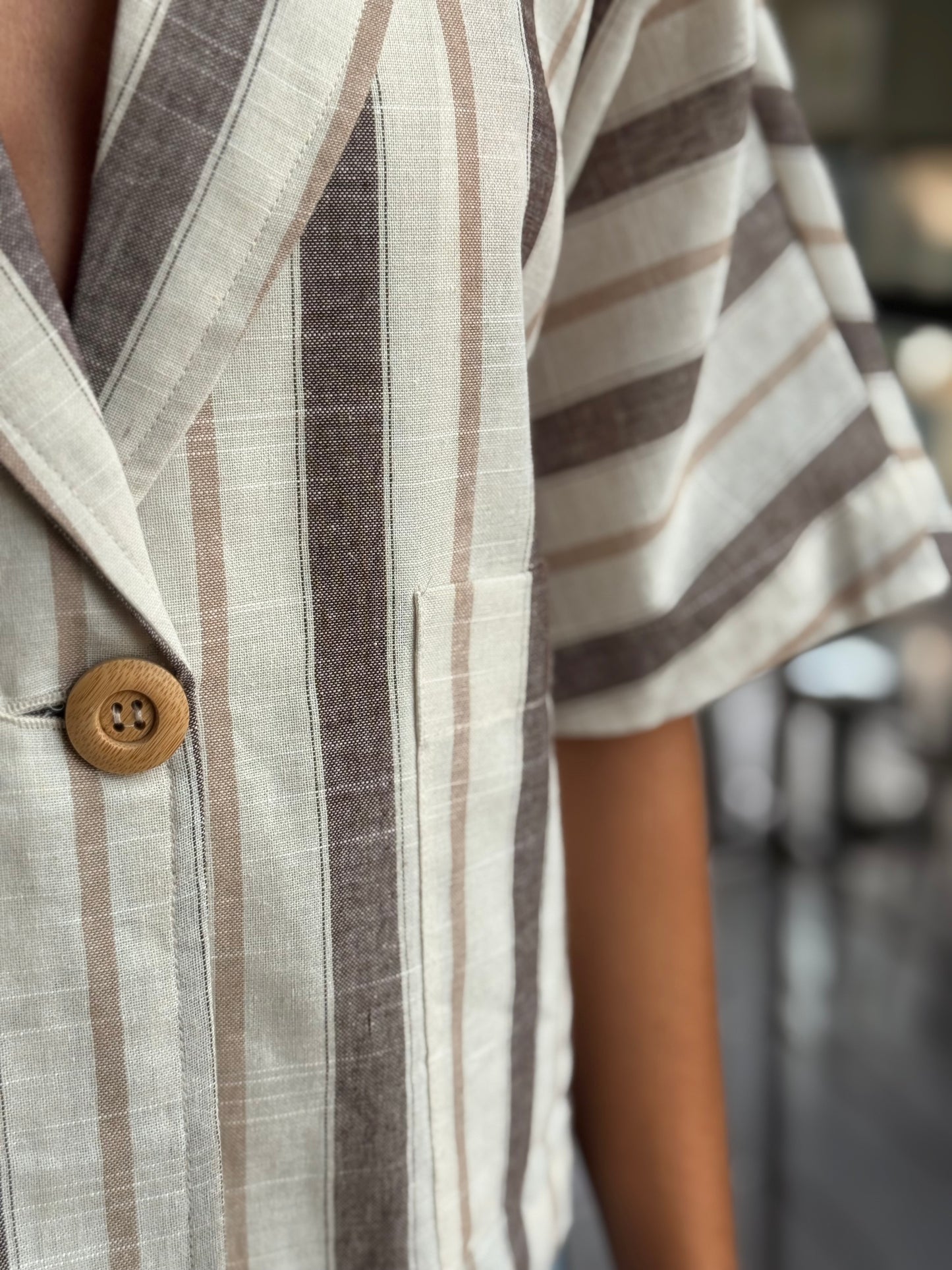 Veste courte oversize NIBRAS – rayée marron & beige