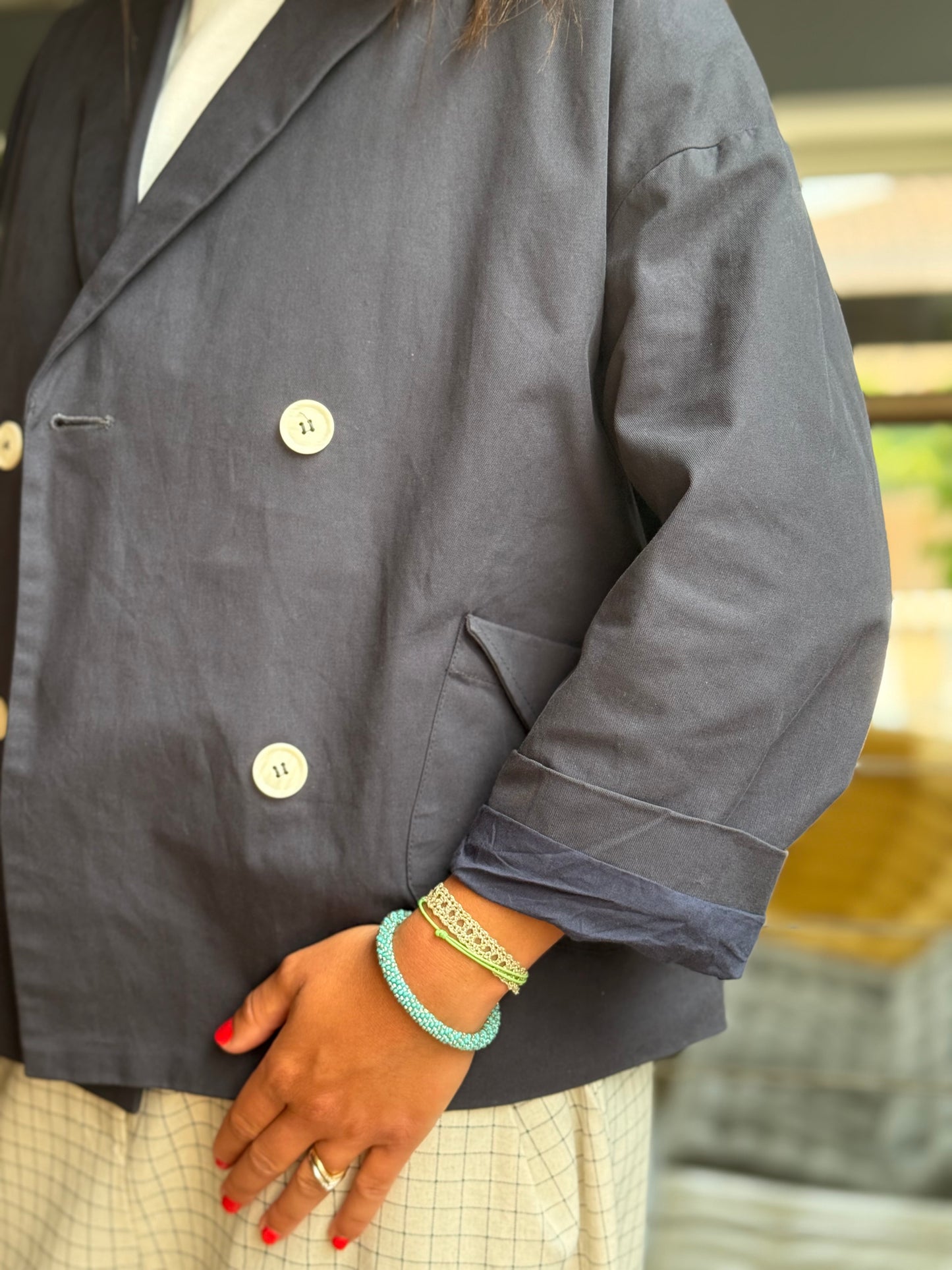 Veste blazer bleu marine – coupe courte & esprit oversize