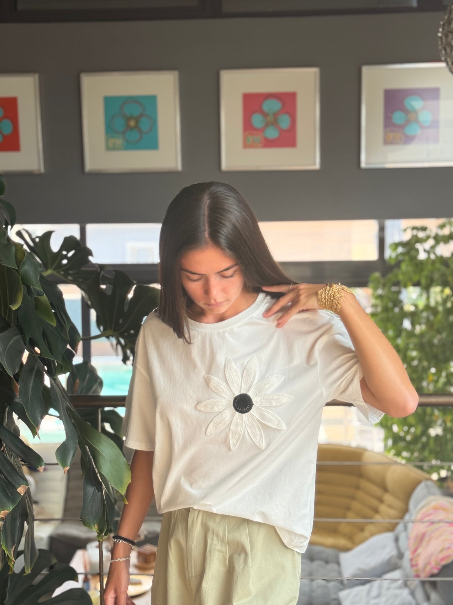 T-shirt oversize brodé – L’indispensable du moment