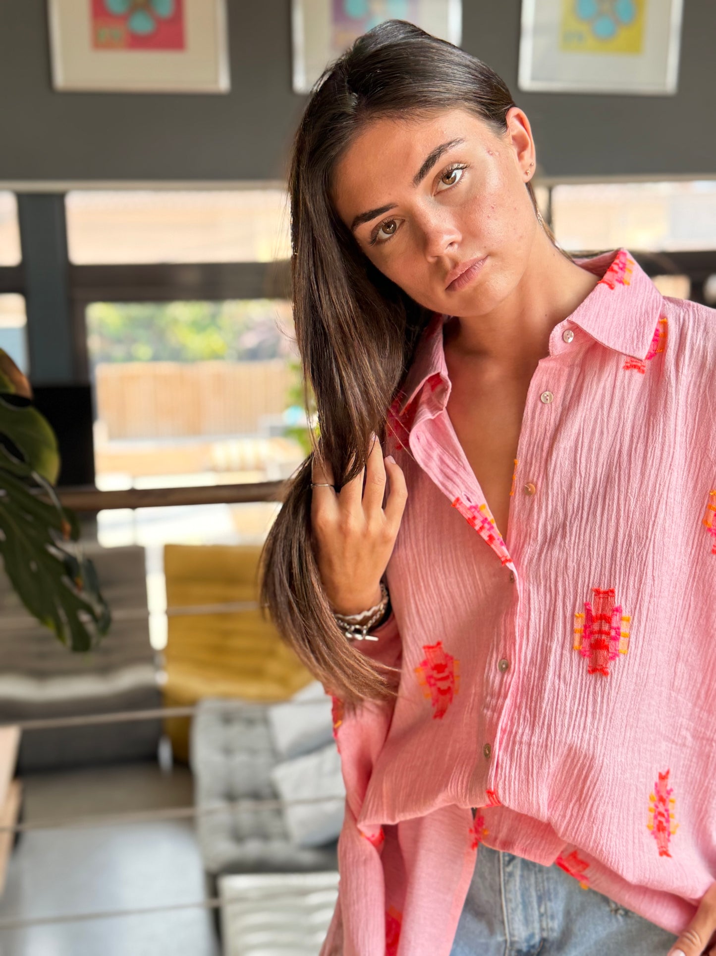 Chemise oversize en coton – Rose & éclats colorés